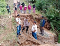 Kapolsek Muara Siau Laksanakan Monitoring Dampak curah hujan tinggi pada dua kecamatan wilkum Polsek Muara Siau