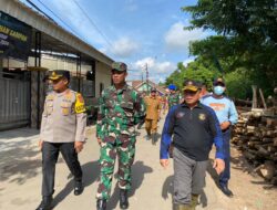 Kapolres Lebak bersama Forkopimda Lebak Mengikuti Karya Bakti Pembersihan Sampah Kodim 0603 Lebak di Kp. Muara Kebon Kelapa