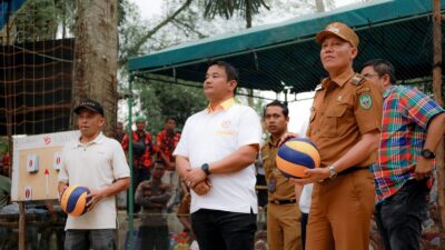 Buka Turnamen Volly Beringin Putra Cup, Sabar AS Disambut Ratusan Warga