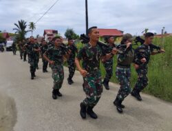 Jaga Kebugaran Fisik dan Naluri Tempur, Prajurit Lanal Nias Laksanakan Lari Siang Bersenjata