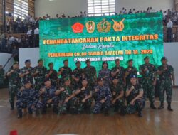 Komandan Lanal Bandung Hadiri Penandatanganan Pakta Integrasi Penerimaan Calon Taruna Akademi TNI TA. 2024