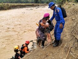 Hari Ke 2 Danyonmarhanlan VI Memimpin Pencarian Korban Pasca Longsor Dan Banjir