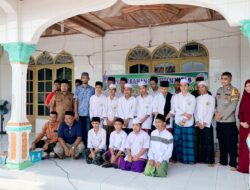 Geuchik Nurdin Gampong Alue Beurawe Berikan Bantuan Kitab,