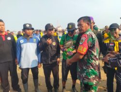 Danramil 1403/Lemahwungkuk dan Babinsa Ikut Tanam 10.000 Mangrove Cegah Erosi Pantai