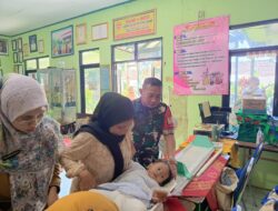 Partisipasi Babinsa Kesambi Dalam Pendampingan Kegiatan Posyandu, Cegah Anak Stunting