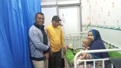 Ada Apa ? Mayor Yusman Efendi Menjenguk Anak Rekan Media Di Makassar