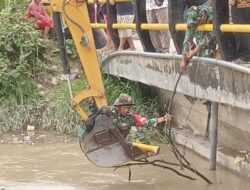 Tingginya Curah Hujan,Babinsa Koramil 06/Spn Kodim 0417/Kerinci ,GORO Bersihkan Sungai.