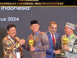 Sabar AS Raih Penghargaan UHC Tahun 2024