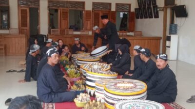 DESA KARANGREJA KABUPATEN CIREBON MENGADAKAN ACARA MAPAG SRI